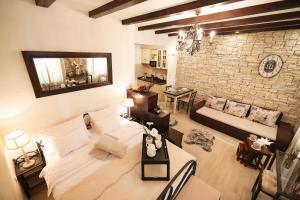 Posedenie v ubytovaní Luxury city center Apartment ANGELS RM