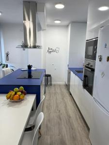 Кухня или мини-кухня в Patos Beach III - Olas
