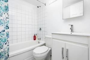 Rooms for rent beside U of T