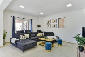 Posezení v ubytování Luxury villa with pool,jacuzzi and sauna03 - by TA Leut Agency