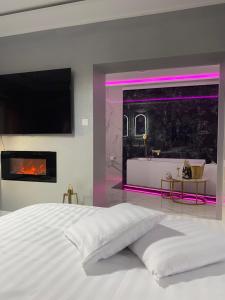 Posteľ alebo postele v izbe v ubytovaní Apartament "Prezydencki" Centrum z dużą wanną dla Dwojga + 16 fotografií