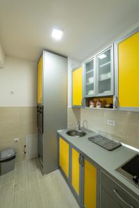 A kitchen or kitchenette at Pinnacle MNE