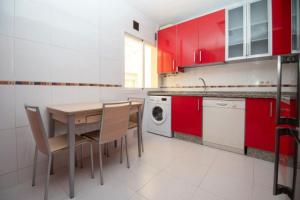 Köök või kööginurk majutusasutuses APARTAMENTO PISCIS LITORAL