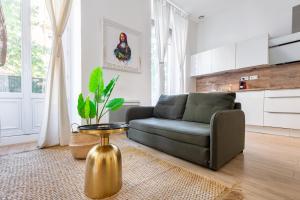 Posedenie v ubytovaní Grand Appartement au coeur du centre Historique + 4 fotografie