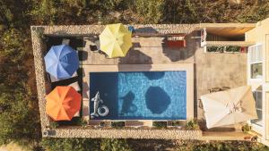 Бассейн в Ajuga Luxury Boutique B&B или поблизости