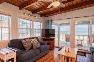 Φωτογραφία από το άλμπουμ του Chill'ax Inn by Oak Island Accommodations σε Oak Island