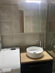 Kúpeľňa v ubytovaní Superb Vacation House With Garden And Terrace