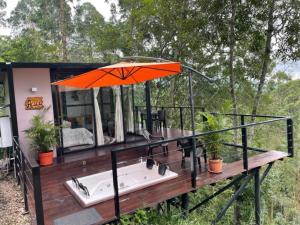 Balkón nebo terasa v ubytování Balú Glamping