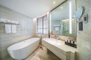 Uma casa de banho em Wuhan Hongguang Hotel