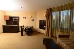 A kitchen or kitchenette at Hotel Mursalitsa by HMG - Half board