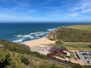 COZY APARTMENT ERICEIRA WITH SEA VIEW dari pandangan mata burung