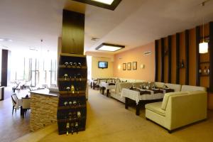 A seating area at Hotel Mursalitsa by HMG - Half board