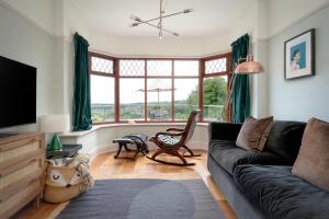 Gallery image of The Spinney - Spectacular views over the bay and close to beach with parking in Paignton