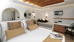 Gallery image of Alkyoni Beach Hotel in Naxos Chora