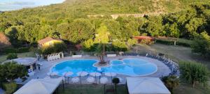 Bazén v ubytování Hotel Borgo Antico nebo v jeho okolí