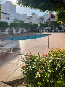 The swimming pool at or close to Apartamento Torrelaguna