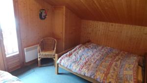 Posteľ alebo postele v izbe v ubytovaní Spacious comfortable chalet close to the ski lifts for 8 persons