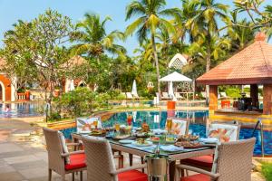 Bazén v ubytování Caravela Beach Resort nebo v jeho okolí