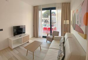 Azahar Beach Apartments