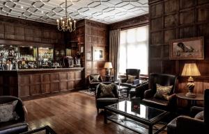 Lounge nebo bar v ubytování Audleys Wood Hotel, Basingstoke