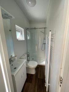 Gallery image of Camping de Duinhoeve Chalet Zeeland not for companies in Burgh Haamstede