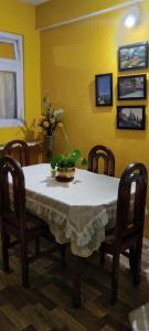 TV a/nebo společenská místnost v ubytování Beverly Hills Home stay