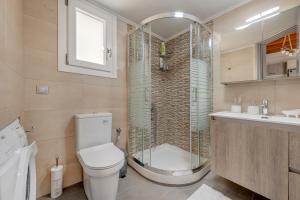 Kúpeľňa v ubytovaní TAKIS GUESTHOUSE- Laoura-HERMOUPOLIS