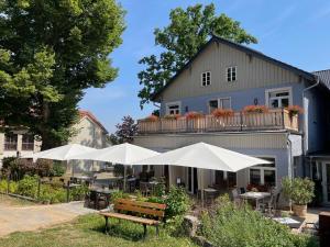 Afbeelding uit fotogalerij van Logis Hotel QUARTIER 5, Sächsische Schweiz, mit Restaurant, Café & Bar in Kurort Gohrisch