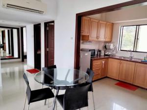 Dapur atau dapur kecil di Airbnb at Sri Sayang Batu Ferringhi Beach