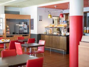 Lounge nebo bar v ubytování ibis Fribourg