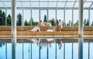 Επισκέπτες που μένουν στο Pohorje Village Wellbeing Resort - Forest Hotel Videc