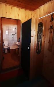 A bathroom at Ranch American