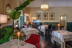 A restaurant or other place to eat at San Giovanni Terme Rapolano