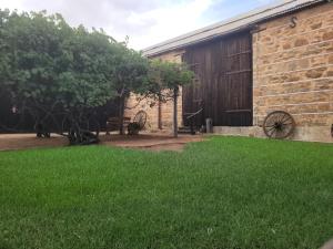 Kebun di luar LeVar -Historic accessability accommodation with Ensuite and Mod Cons