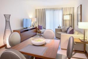 Posezení v ubytování Pullman Dubai Creek City Centre Residences