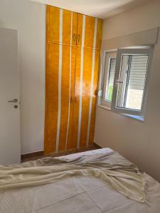 Fotografia z galérie ubytovania Small, 2 bedroom house, 50 m from the sea, with personal pool v destinácii Vrboska