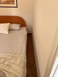 Fotografia z galérie ubytovania Small, 2 bedroom house, 50 m from the sea, with personal pool v destinácii Vrboska
