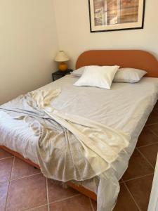 Fotografia z galérie ubytovania Small, 2 bedroom house, 50 m from the sea, with personal pool v destinácii Vrboska