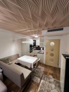 Párizsi Udvar Prémium Apartman 주방 또는 간이 주방