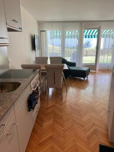 Kuchyň nebo kuchyňský kout v ubytování Haus Brunnmatt Zermatt