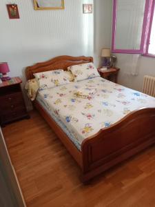 Postel nebo postele na pokoji v ubytování Maison entière avec parking, garage et jardin + 32 fotografií