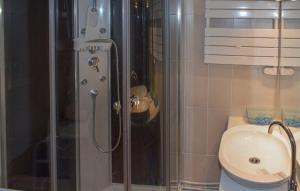 Kúpeľňa v ubytovaní Maison accueillante – Channay-sur-Lathan - Parking inclus