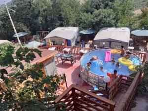 Vista de la piscina de Parco Gessilandia o d'una piscina que hi ha a prop