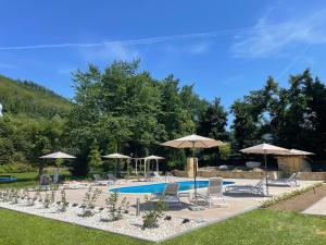 Bazén v ubytovaní Villa Elise Park Pension alebo v jeho blízkosti