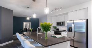 Kuchyň nebo kuchyňský kout v ubytování Westshore Apartments by Barsala
