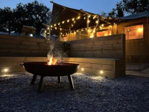 Fotografie z fotogalerie ubytování Lion King Safari Tent v destinaci Tenby + 37 fotografií