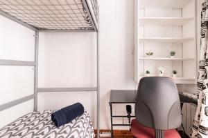 Posezení v ubytování Comfy 4 rooms apt in the heart of Chueca (Madrid center)