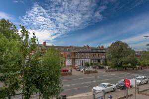 Nabolaget omkring lejligheden eller i nærheden