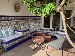 Posedenie v ubytovaní Private Pool & Garden - walk to Beach & Marbella