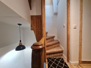 Imagem da galeria de Triplex avec vue sur place du centre historique. em Foix